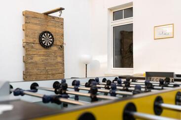 230 M2 Loft Mit Eigenem Wintergarten Mit Tischtennis & Dart, Kostenloser Parkplatz