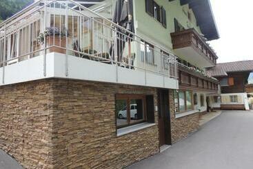 تختخواب و صبحانه Haus Gafrina