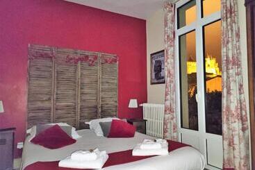 تختخواب و صبحانه La Villa Carcassonne, Cité 8 Min à Pieds, Clim, Piscine, Full Wifi, Borne 7,5kw, Vélo élect, Parking