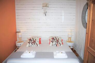 تختخواب و صبحانه La Villa Carcassonne, Cité 8 Min à Pieds, Clim, Piscine, Full Wifi, Borne 7,5kw, Vélo élect, Parking