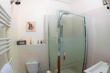 تختخواب و صبحانه La Villa Carcassonne, Cité 8 Min à Pieds, Clim, Piscine, Full Wifi, Borne 7,5kw, Vélo élect, Parking