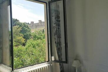 تختخواب و صبحانه La Villa Carcassonne, Cité 8 Min à Pieds, Clim, Piscine, Full Wifi, Borne 7,5kw, Vélo élect, Parking