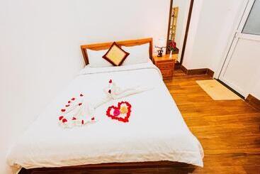 هتل Hà Thu House