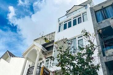 هتل Hà Thu House