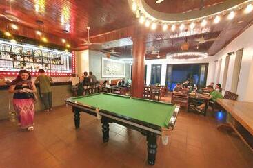 هتل Darling Pub Hostel