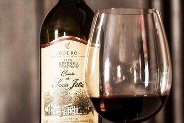 هتل Quinta De Santa Júlia
