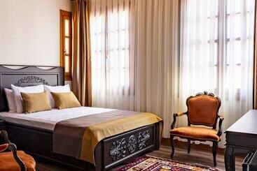 هتل Woo Town Suites