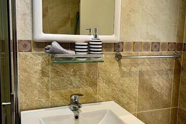 Lovely 1bedroom Renewed Apartment With 3 Pools