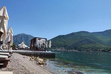 Montenegro Colors
