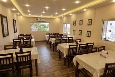 هاستل Beit Alshabaan Inn