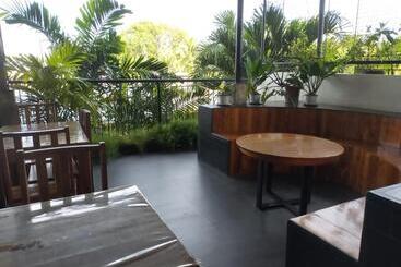 هاستل Green Turtle Backpackers Guesthouse, Puerto Princesa