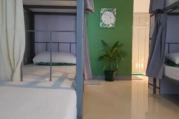 هاستل Green Turtle Backpackers Guesthouse, Puerto Princesa