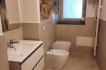 Appartamento Su Palazzina Storica In Centro A Sant Antioco