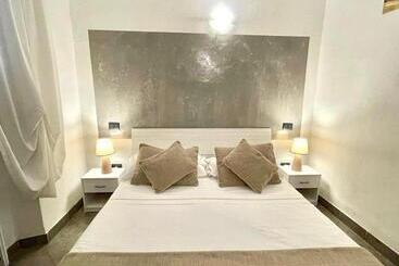 تختخواب و صبحانه Homelink Firenze  The Key