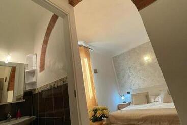 تختخواب و صبحانه Homelink Firenze  The Key