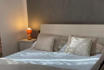 تختخواب و صبحانه Homelink Firenze  The Key