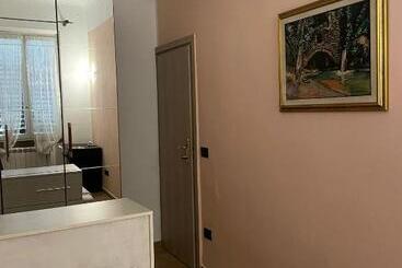تختخواب و صبحانه Homelink Firenze  The Key