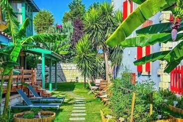 Banana Alaçatı Wellness Hotel   Adults Only