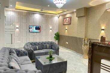 هتل Crescent Inn