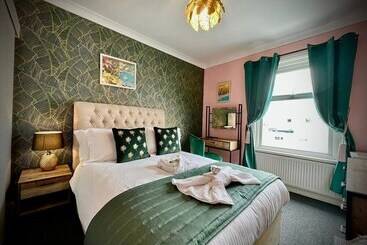هتل Mcgraths Blackpool