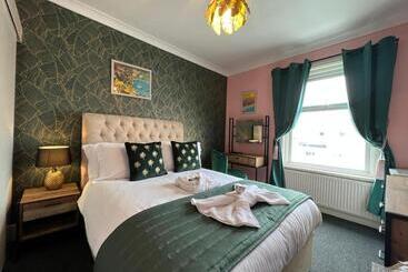 هتل Mcgraths Blackpool