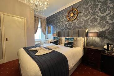 هتل Mcgraths Blackpool