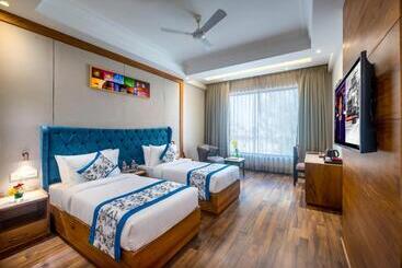 هتل Lords Inn Chandigarh Zirakpur