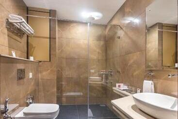 هتل Lords Inn Chandigarh Zirakpur