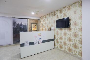 Otel Oyo 87017 The Mars