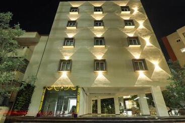 ホテル Treebo Sriz Cozy Seethamadhara