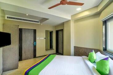 ホテル Treebo Sriz Cozy Seethamadhara