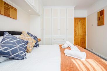 Mpl Apartments   Woodside House By Harry Potter Studios