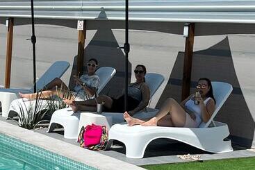The Cove Boutique Hotel Adults Only