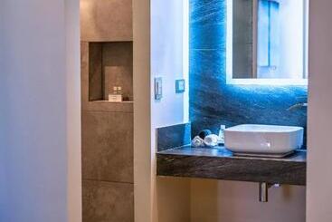 The Cove Boutique Hotel Adults Only