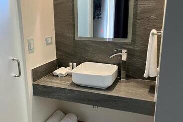 The Cove Boutique Hotel Adults Only