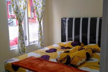 ツーリストアパートメント Villa Highland No 7 M Berastagi View