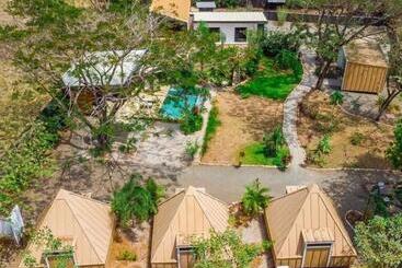 تختخواب و صبحانه Pyramid Tamarindo