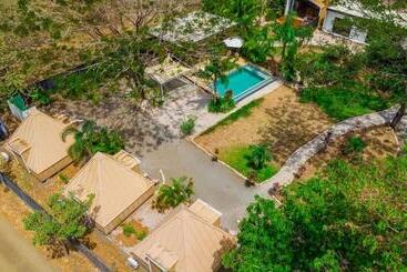 تختخواب و صبحانه Pyramid Tamarindo