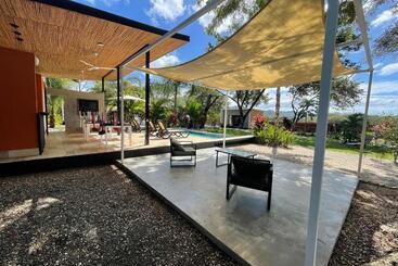 تختخواب و صبحانه Pyramid Tamarindo