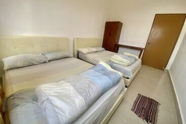هتل Oyo Home 90382 Chaah Homestay 2