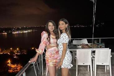 Whi̇te Rose Vi̇lla Jakuzili Ve Isıtma Havuzlu