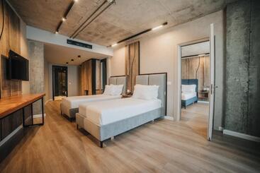 Amr Hotel Durres