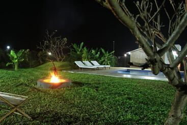 هتل Privy Stays  Bherse Villa