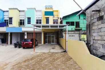 هتل Oyo 90900 Pagi Sore Residence