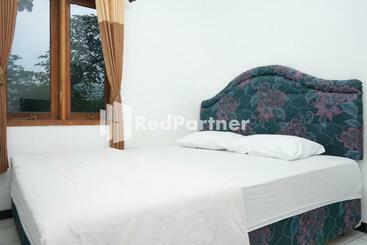 هتل Villa Handayani Songgoriti Redpartner