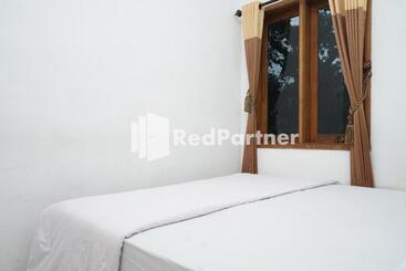 هتل Villa Handayani Songgoriti Redpartner