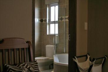 پانسیون Room In Bb   Room For 4 Guests   Amarachi Guesthouse In Swakopmund Namibia   Beach In 500m