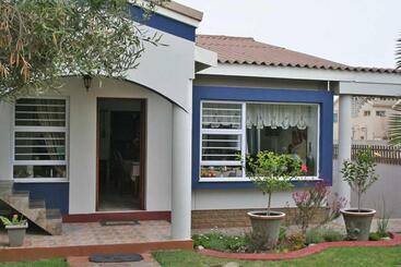 پانسیون Room In Bb   Room For 4 Guests   Amarachi Guesthouse In Swakopmund Namibia   Beach In 500m
