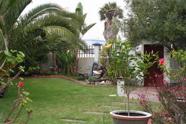 پانسیون Room In Bb   Room For 4 Guests   Amarachi Guesthouse In Swakopmund Namibia   Beach In 500m
