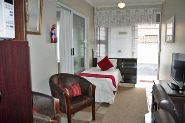 پانسیون Room In Bb   Room For 4 Guests   Amarachi Guesthouse In Swakopmund Namibia   Beach In 500m